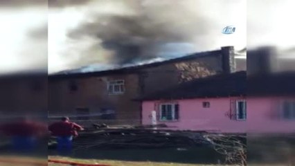 Köy Evi Alev Alev Yandı