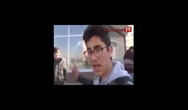 Kars'ta başına buz kütlesi düşen liseli yaralandı