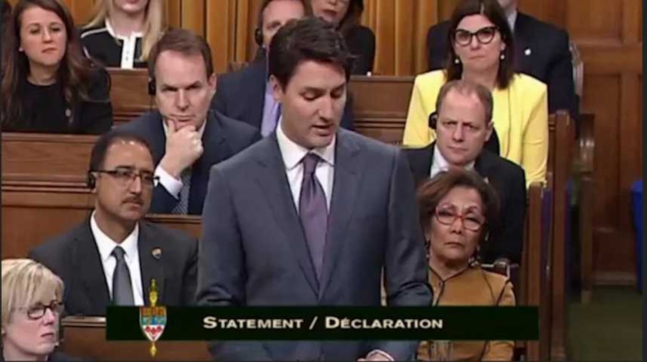 En larmes, Trudeau s'excuse auprès des homosexuels victimes de discriminations