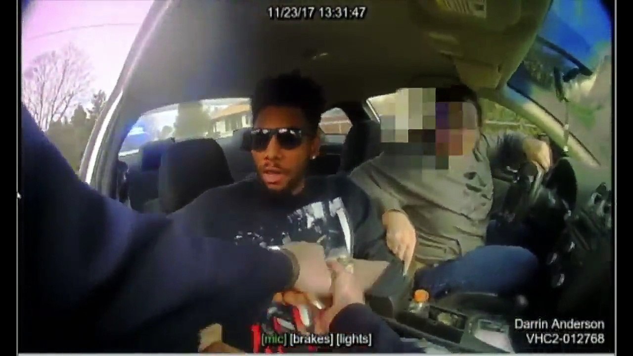 Un policier tase accidentellement son partenaire