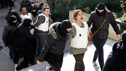 Yunanistan'da Gözaltına Alınan DHKP-C'li Teröristler, Mahkemeye Çelik Yelekle Getirildi