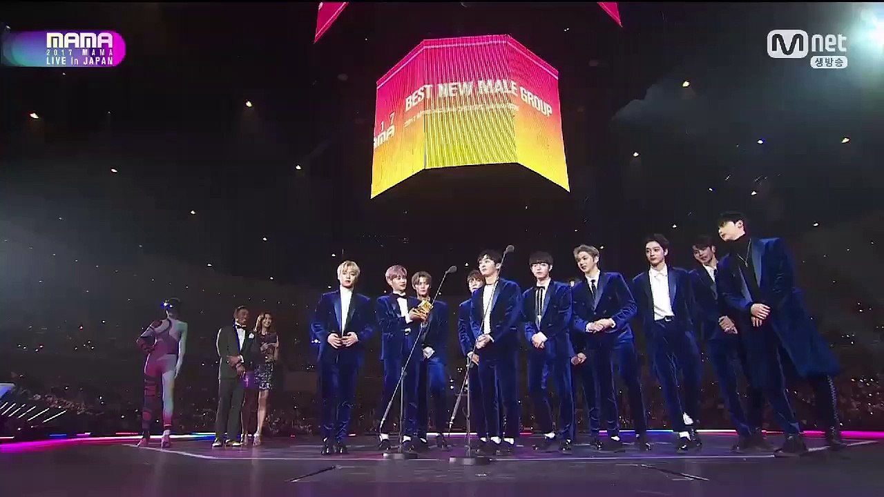 20171129 MAMA in JAPAN 남자신인상 Best New Male Artist - 워너원 Wanna One