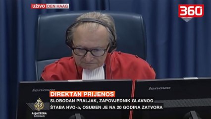 I dënuari për krime lufte pi helm në mes të gjykatës së Hagës (360video)