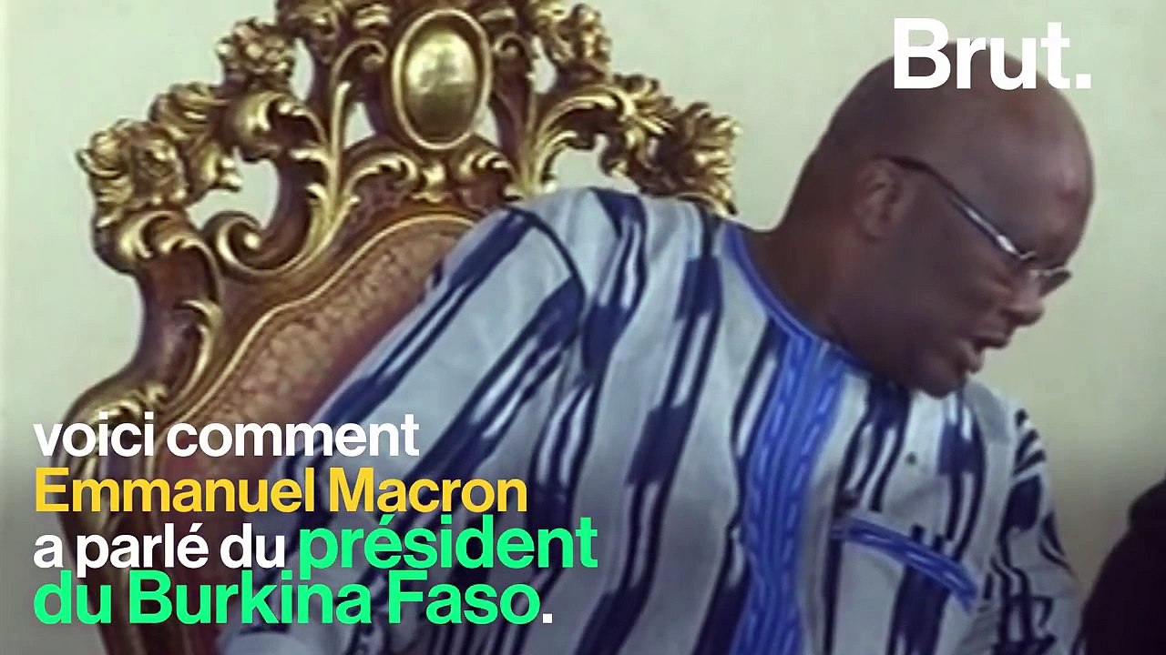 La familiarité d'Emmanuel Macron face au président du Burkina Faso
