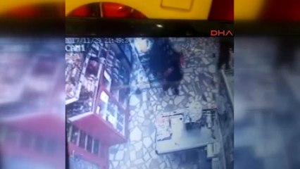 Ataşehir'de Polisle Çatışan Soyguncular Güvenlik Kamerasında