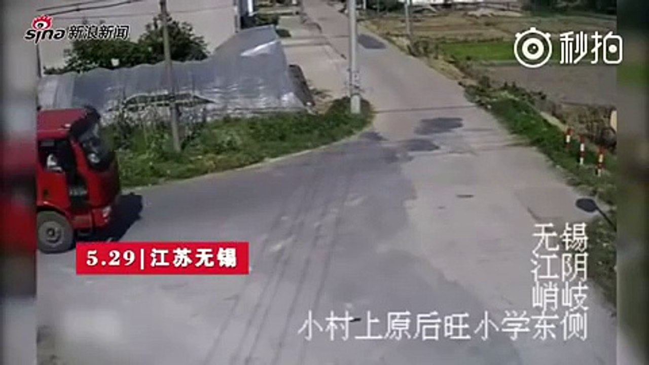 男子生前最后10秒：监控令人不寒而栗 本可逃生