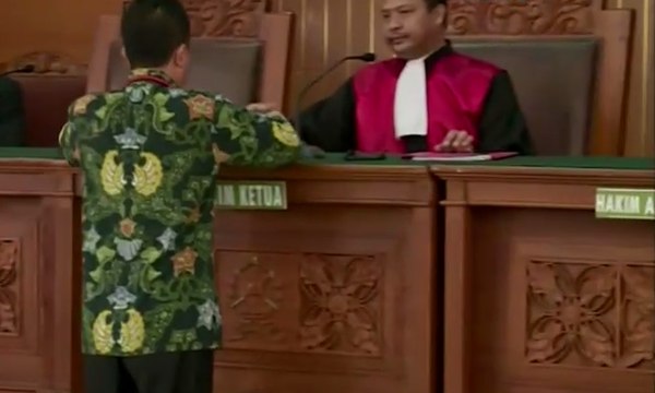 KPK Masih Lengkapi Berkas, Praperadilan Setnov Ditunda