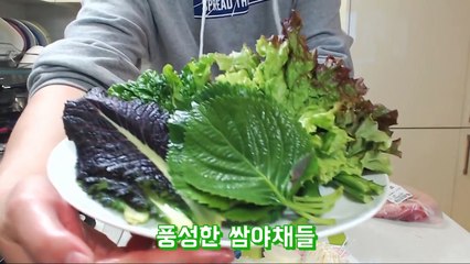 Eating Samgyupsal(pork belly) with knife cuts~ SOF [ENG SUB]-qTmtP-4HC0E