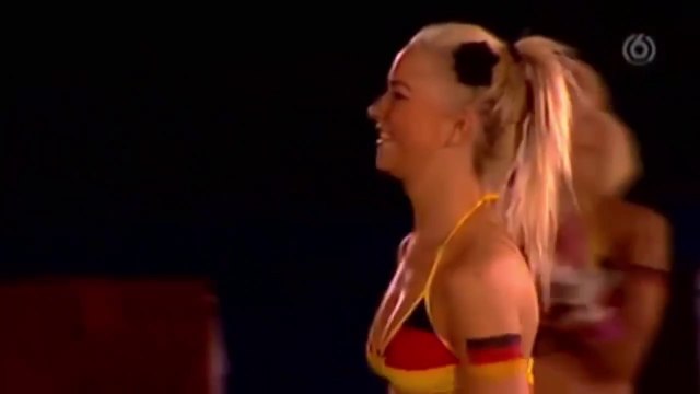 ركلات ترجيح حمااااااسية بالبكيني بين بنات المانيا وهولندا Bikini penalties Germany vs Netherland