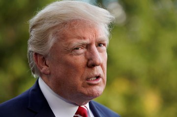 Donald Trump réplique aux attaques de Theresa May sur ses tweets anti-musulmans