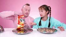 [과자 VS 실제음식] 브라이언과 복불복 랜덤 뽑기 대결 놀이 Real vs Snack 지니