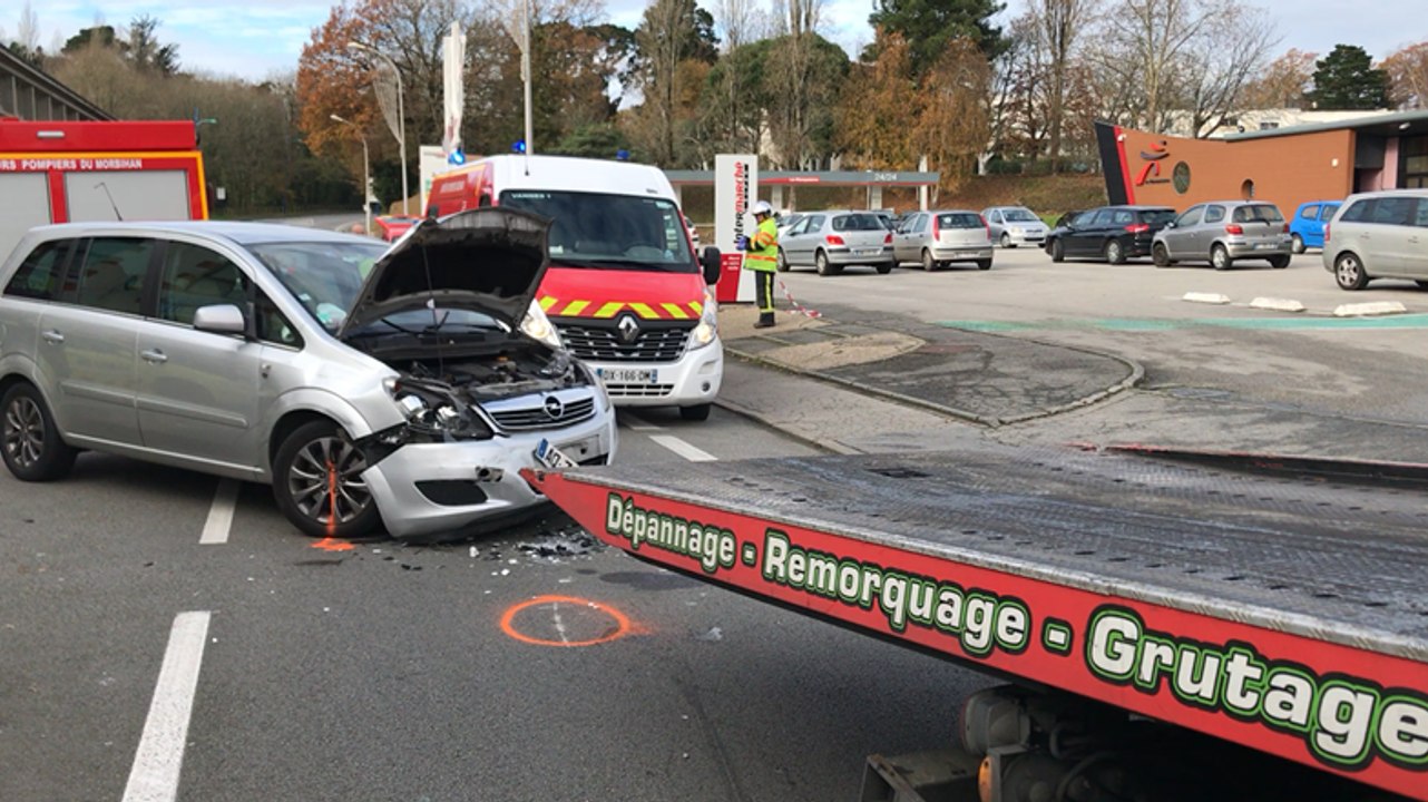 Moto contre voiture : trois blessés dans un accident