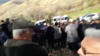 Siirt'te İki Katlı Kerpiç Evin Çökmesi - Baba ve İki Çocuğu Yan Yana Toprağa Verildi