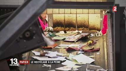 Environnement : le recyclage du papier à la peine