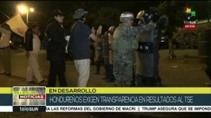 Policía hondureña reprime protestas que exigen transparencia al TSE