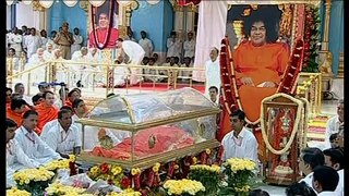 Sri Sathya Sai Baba Burial - SBS World News Australia-1lZYpRF2yBU