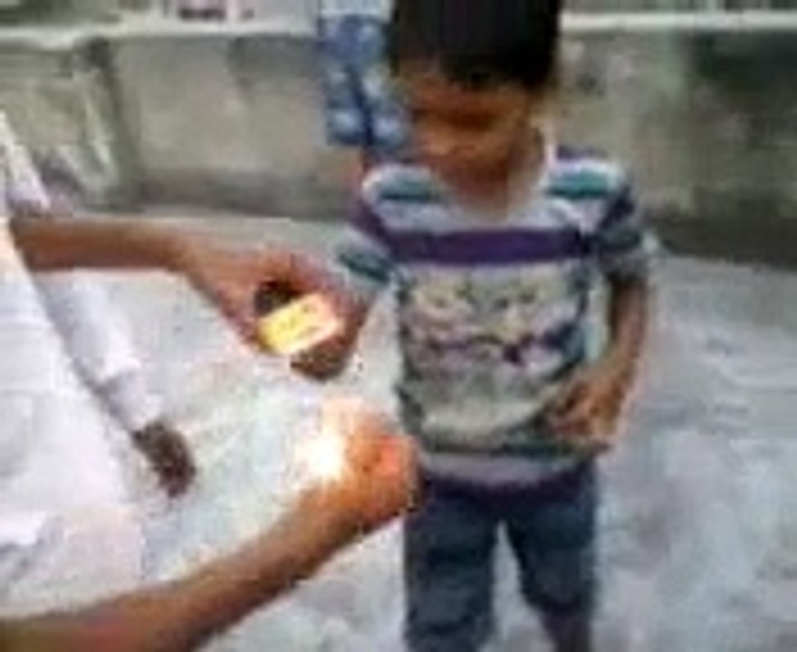 Aaj kal ke bache - Maa Baap Harkto se Anjaan.