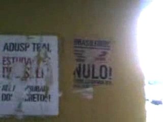 Lixo e lambe-lambes na ECA