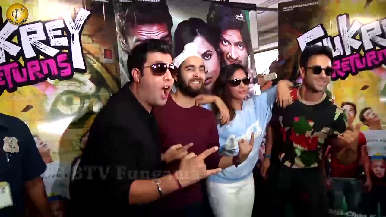 Team Fukrey's Funny Moment Promoting Their Film Fukrey Returns In Mumbai Metro