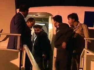 واکنش شدید عطا محمد نور پس از آن_که به طیاره حامل وی و باتور دوستم، اجازه نشست به قندهار داده نشد