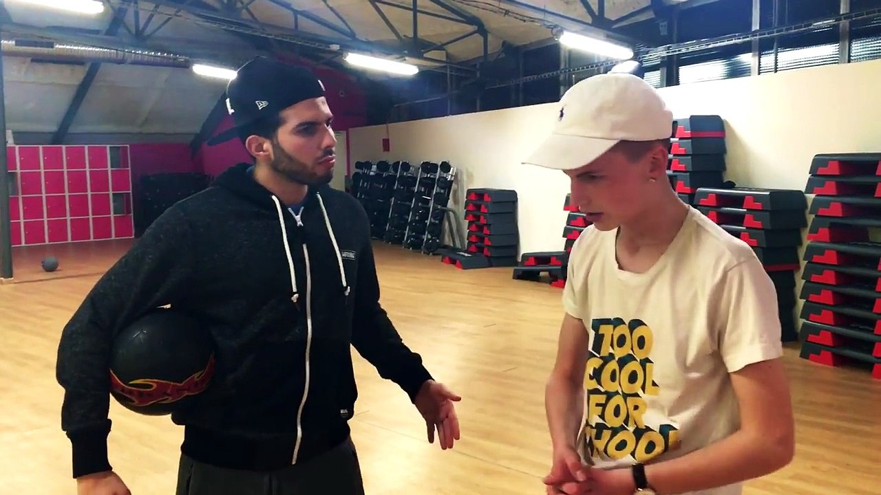 Wass défie Tim au FREESTYLE FOOTBALL-_e86nwCH0UA