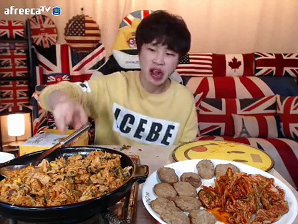 BJ꽃돼지 삼겹살볶음밥+떡갈비+배추김치 먹방
