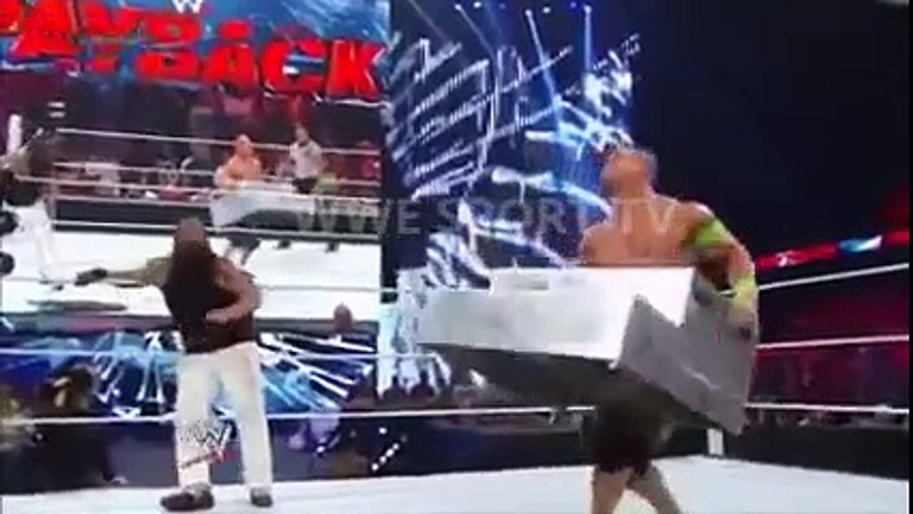 WWE_Raw_27_November_2017_John_cena_vs_Bray_wayt__Family_what_a_match