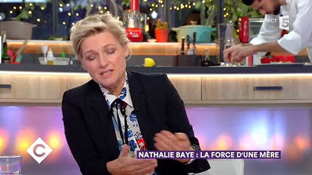 Johny Hallyday: Sa fille Laura Smet a annulé hier soir sa venue sur le plateau de France 5 préférant rester avec son pè