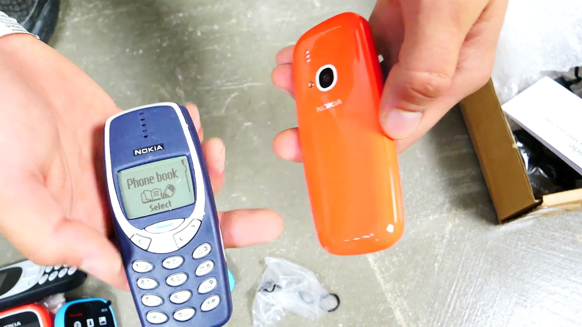 Nokia 3310 là một trong những chiếc điện thoại mang tính biểu tượng của Nokia. Với vỏ máy cứng và những tính năng tiên tiến, Nokia 3310 sẽ khiến bạn cảm thấy yên tâm khi sử dụng. Được trang bị pin lâu và khả năng chống va đập, bạn sẽ không bao giờ phải lo lắng về việc chiếc điện thoại của mình bị hỏng hóc.