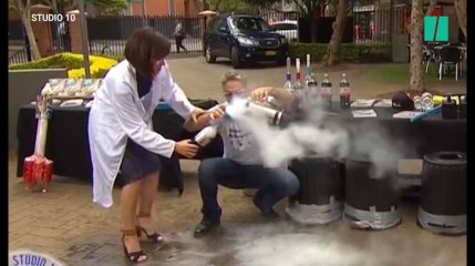 Cette présentatrice australienne a failli perdre la tête en plein direct (littéralement)