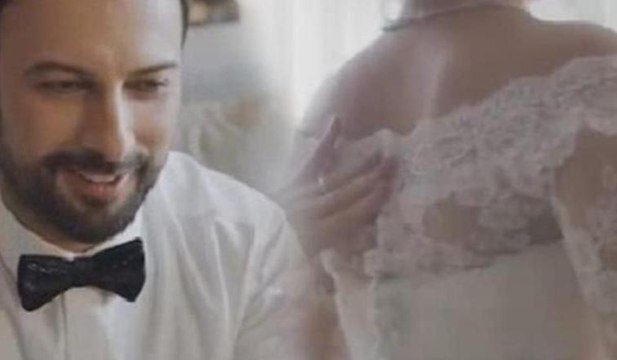 Eşiyle kamera karşısına geçti... Tarkan'ın 'Beni Çok Sev' klibinden ilk görüntüler