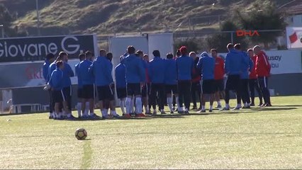 Trabzonspor Antrenmanında 'Haka' Dansı