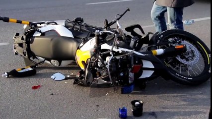 Valilik Aracına Öncülük Eden Motosikletli Trafik Polisi Kaza Yaptı : 1 Yaralı