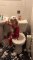 2 fillettes couvertes de mousse à raser dans la salle de bain !
