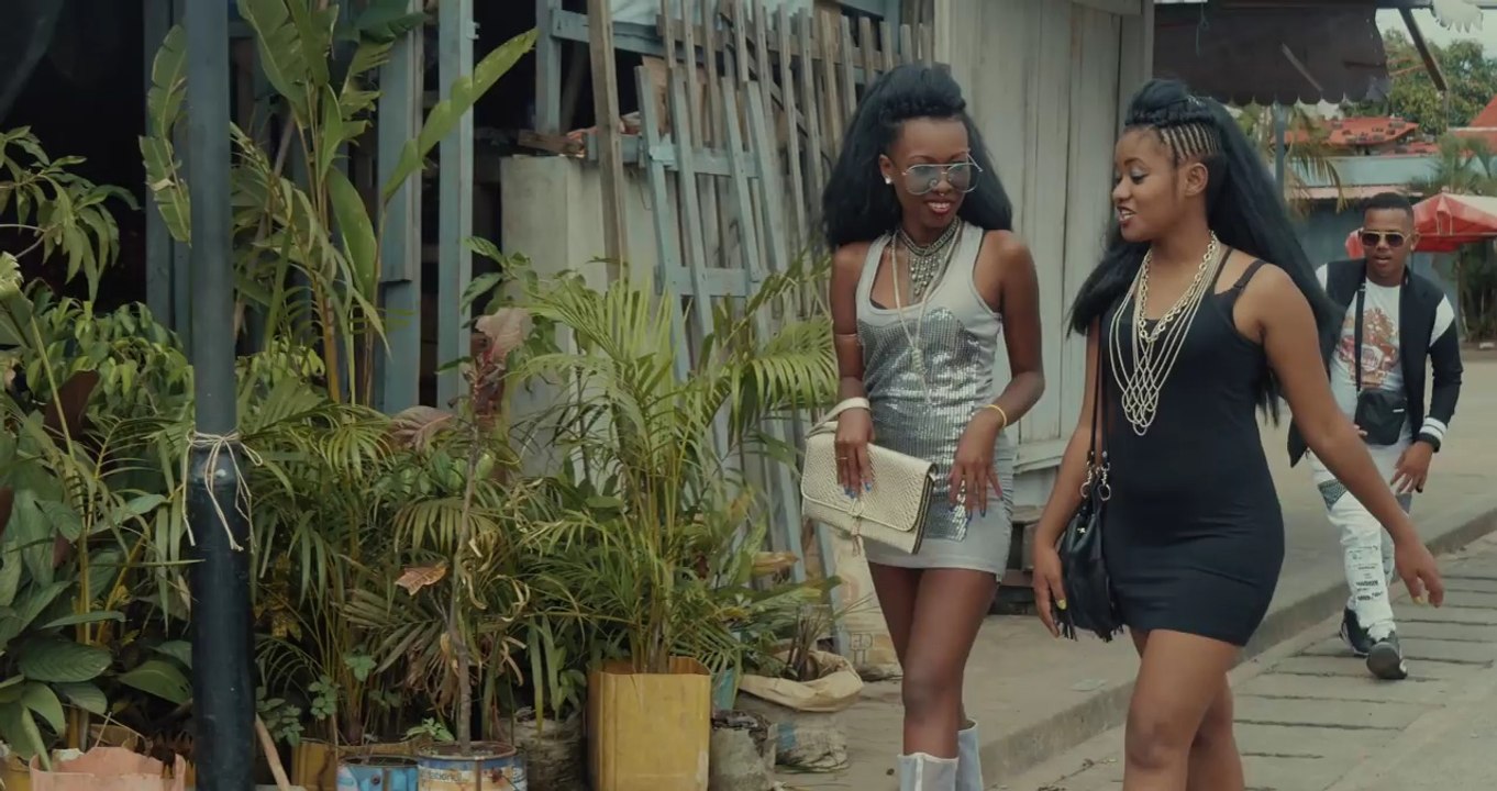 WAZA GYAL    -      TSISY RAH PARE      (Gasy HD 2017)