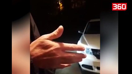 Pitbulli i terbuar i shhqyen makinen ne copa, askush nuk e ndal dot (360video)