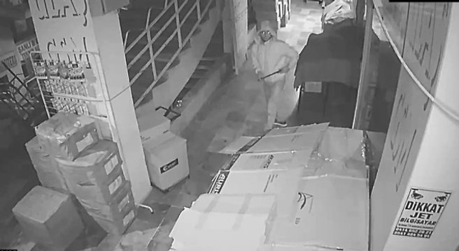4 İşyerini Soyan Hırsız Kamerada