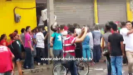 Saquean comercios en tercera avenida de San Pedro Sula