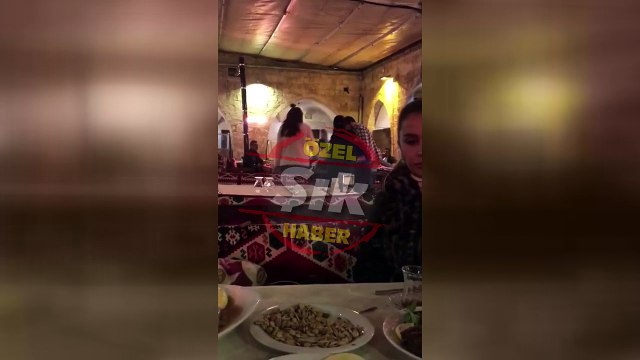 Erhan Çelik yeni sevgilisiyle halay çekti!