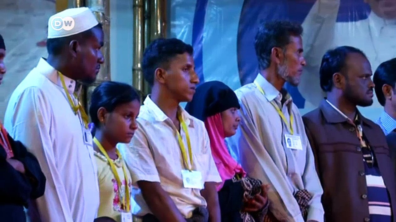 Tabubruch: Franziskus verwendet erstmals das Wort Rohingya | DW Deutsch