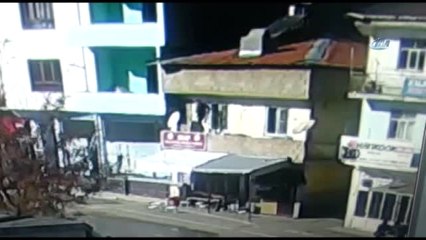 Öğretmenin Balkondan Düşme Anı Kameralara Yansıdı