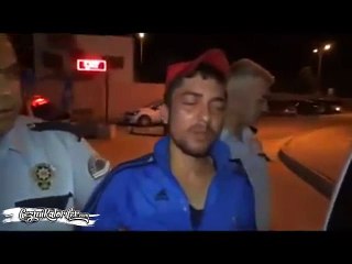 Dışarı Çıkartılınca Polislere Hayır Duası Okuyup, Sonrasında Polis Aracının Bagajını Beğenmeyen Eleman