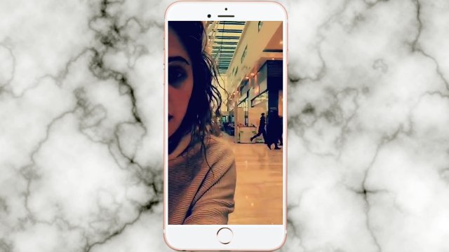 Coralie FILME Raphaël NU sous la DOUCHE !! Friends Trip 3-1wznJTLZ0hE