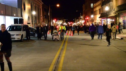 Dec 1 2017 Christmas Walk and Tree Lighting in Dixon, IL USA
