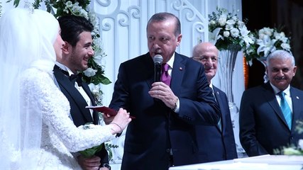 Türkiye'de İlk Resmi Mütfü Nikahı Erdoğan'ın Şahitliğinde Kıyıldı