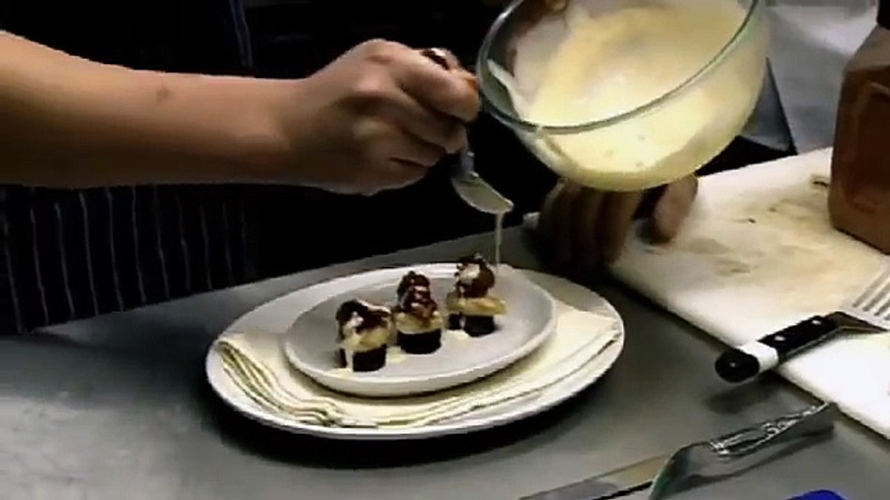 Chef Serves Rancid Scallops to Gordon Kitchen NightmaresR8yVAxkmYPE
