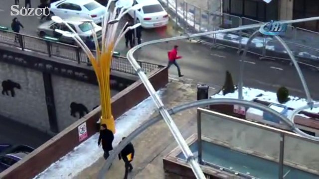 Lise öğrencisini tekme tokat dövdüler