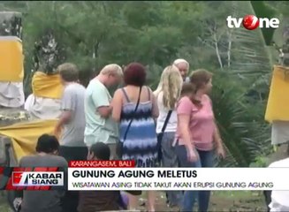Wisatawan Asing Datangi Pos Pantau Gunung Agung