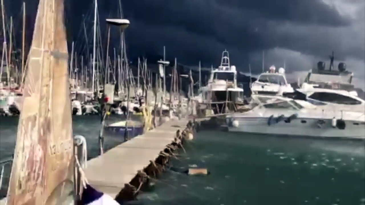 L'italie touchée par un tornade impressionnante - Trombe marine incroyable