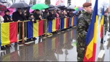 LA MULŢI ANI, ROMÂNIA ! La Iaşi, pe ploaie, de 1 decembrie 2017